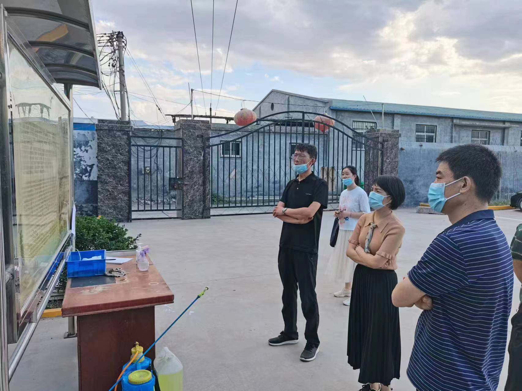 牧野區(qū)副區(qū)長秦丹丹，科工信局張局長蒞臨新航參觀指導(dǎo)工作。